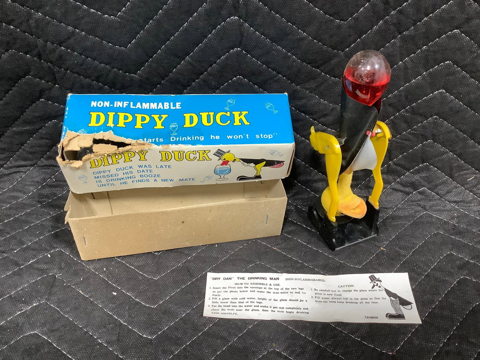 Dippy Duck vintage novelty drinking bird toy (1 of 1)