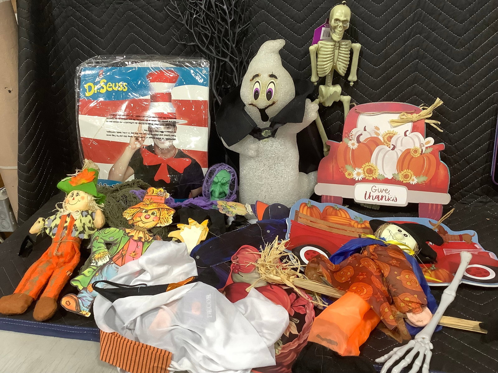 Dr. Seuss cat in the hat deluxe hat and halloween/fall decor: Dr. Seuss cat in the hat deluxe hat and halloween/fall decor