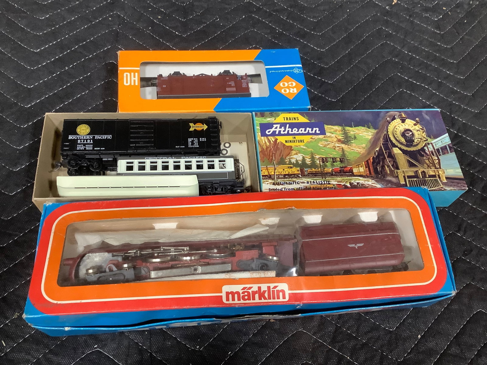 Various Train Models *some new in boxes*: Various Train Models *some new in boxes*