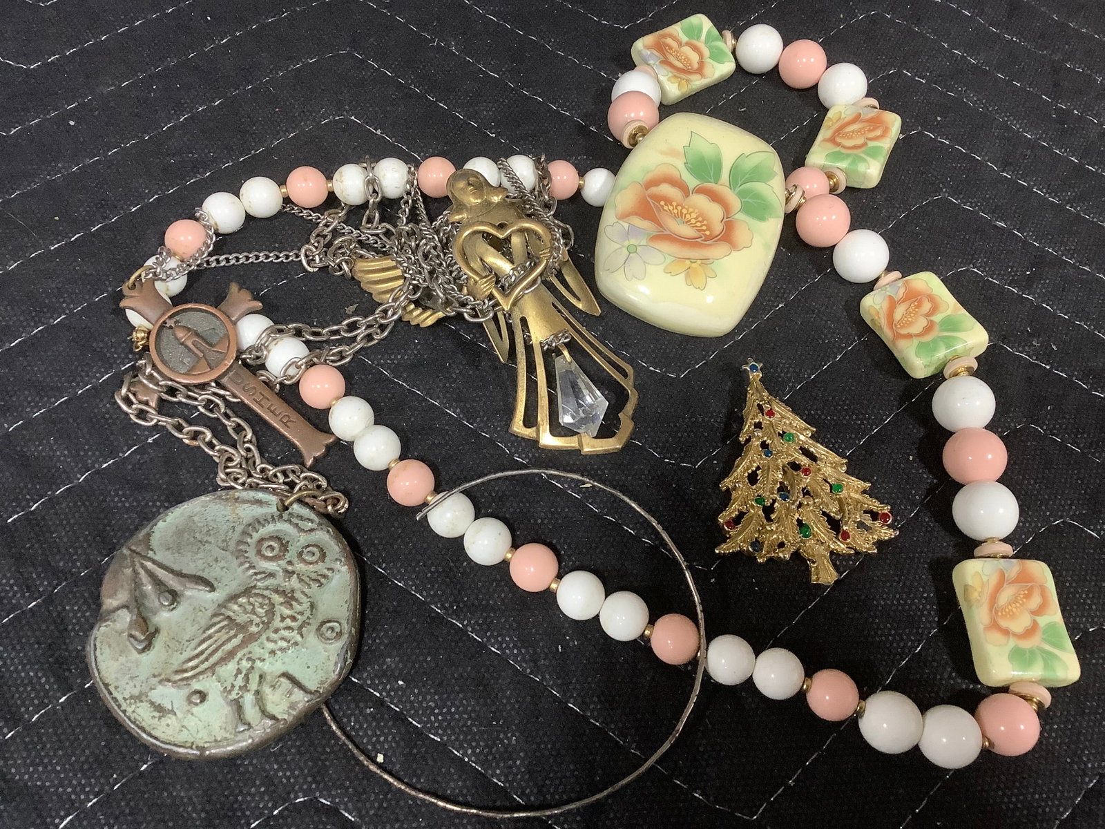 Various Costume Jewelry: Various Costume Jewelry