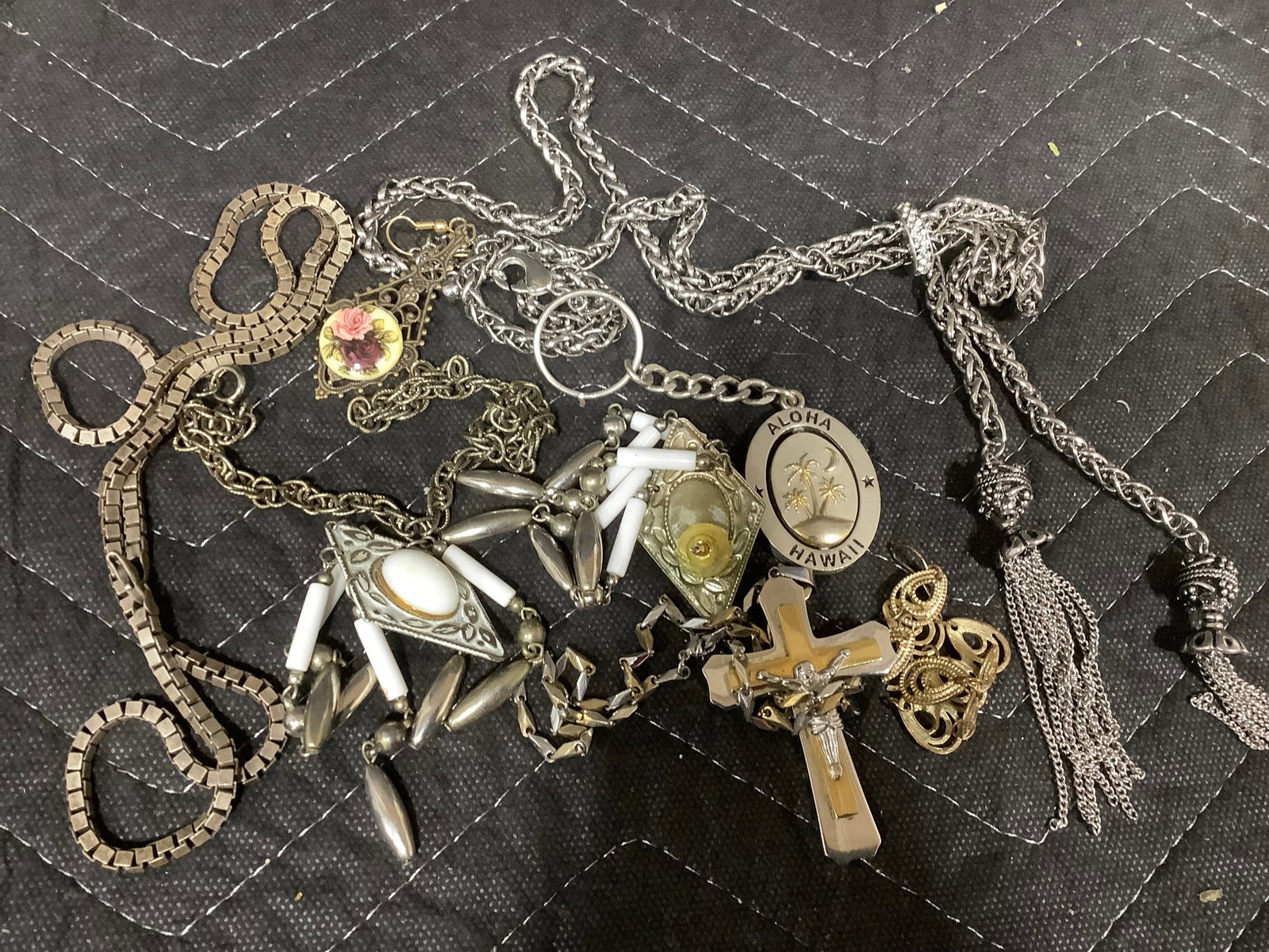 Various Costume Jewelry: Various Costume Jewelry
