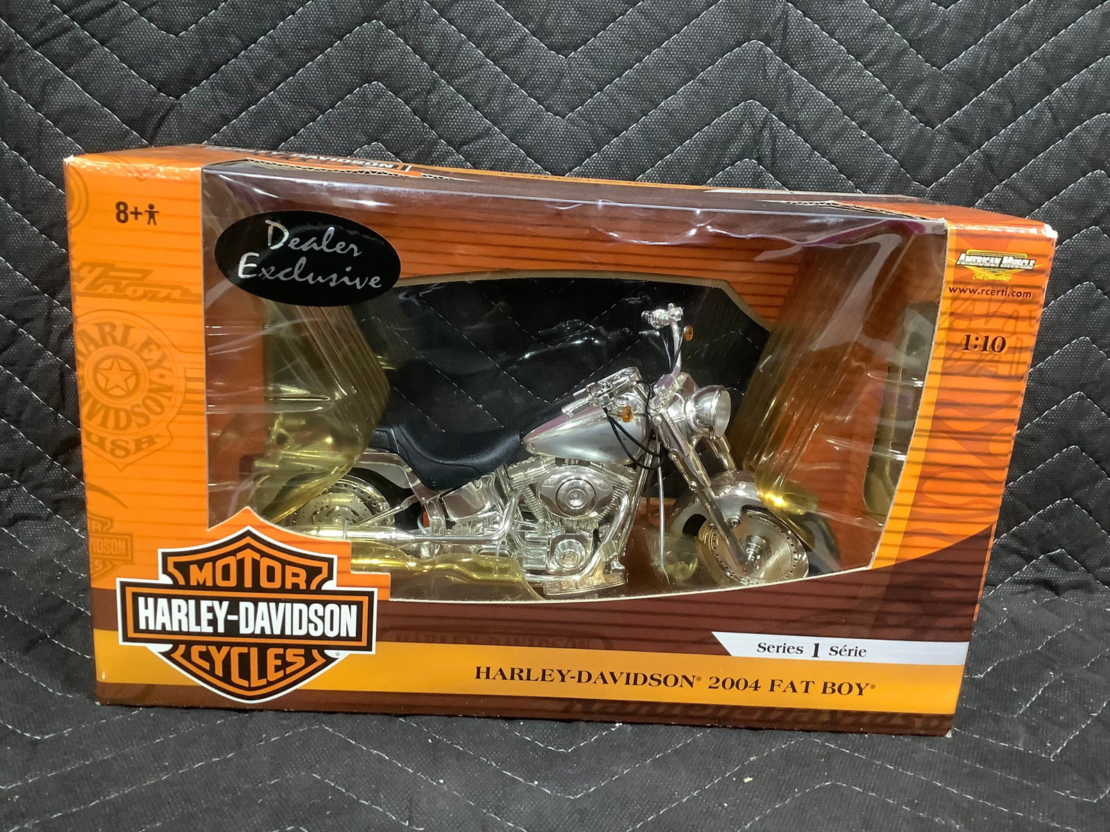 Harley Davidson 2004 Fat Boy Motorcycle Diecast Model *new in box* (1 of 1)