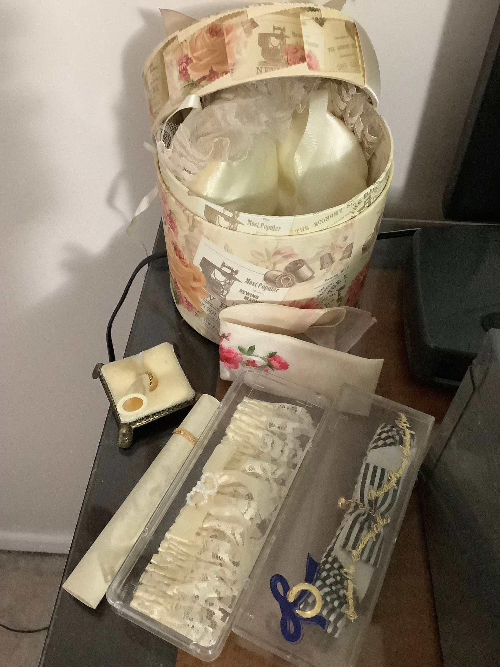 Bridal garters and other wedding items: PICK UP @ 806 SOUTHEND COURT MANCHESTER, NJ ON OCT. 4TH FROM 9AM TO 11AM ONLY**** ANY ORDER NOT PICKED UP ON THE 4TH WILL BE CHARGED $25 PER LOT TO BE MOVED TO OUR KEYPORT LOCATION.