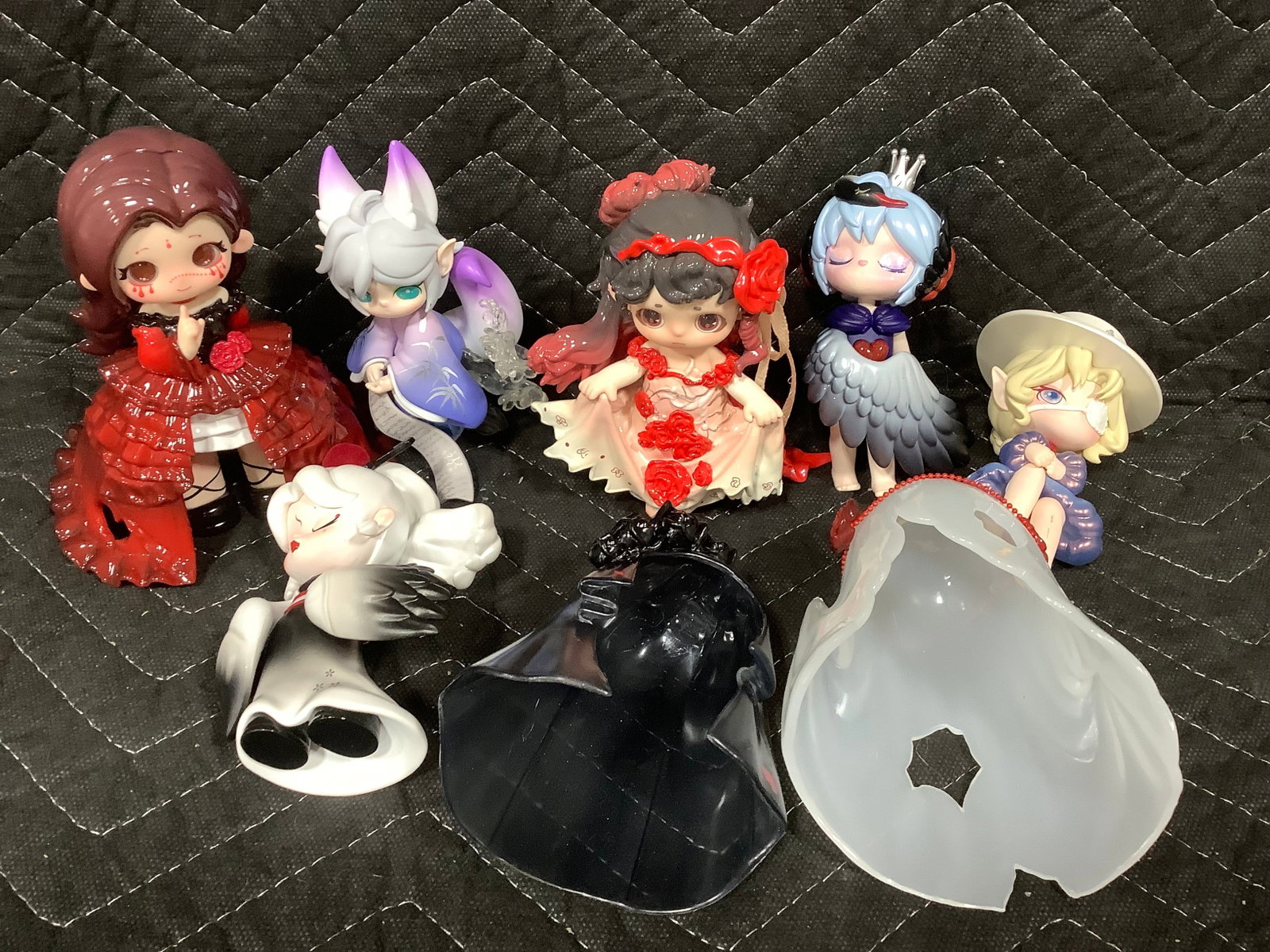Various Pop Mart Figures: Various Pop Mart Figures