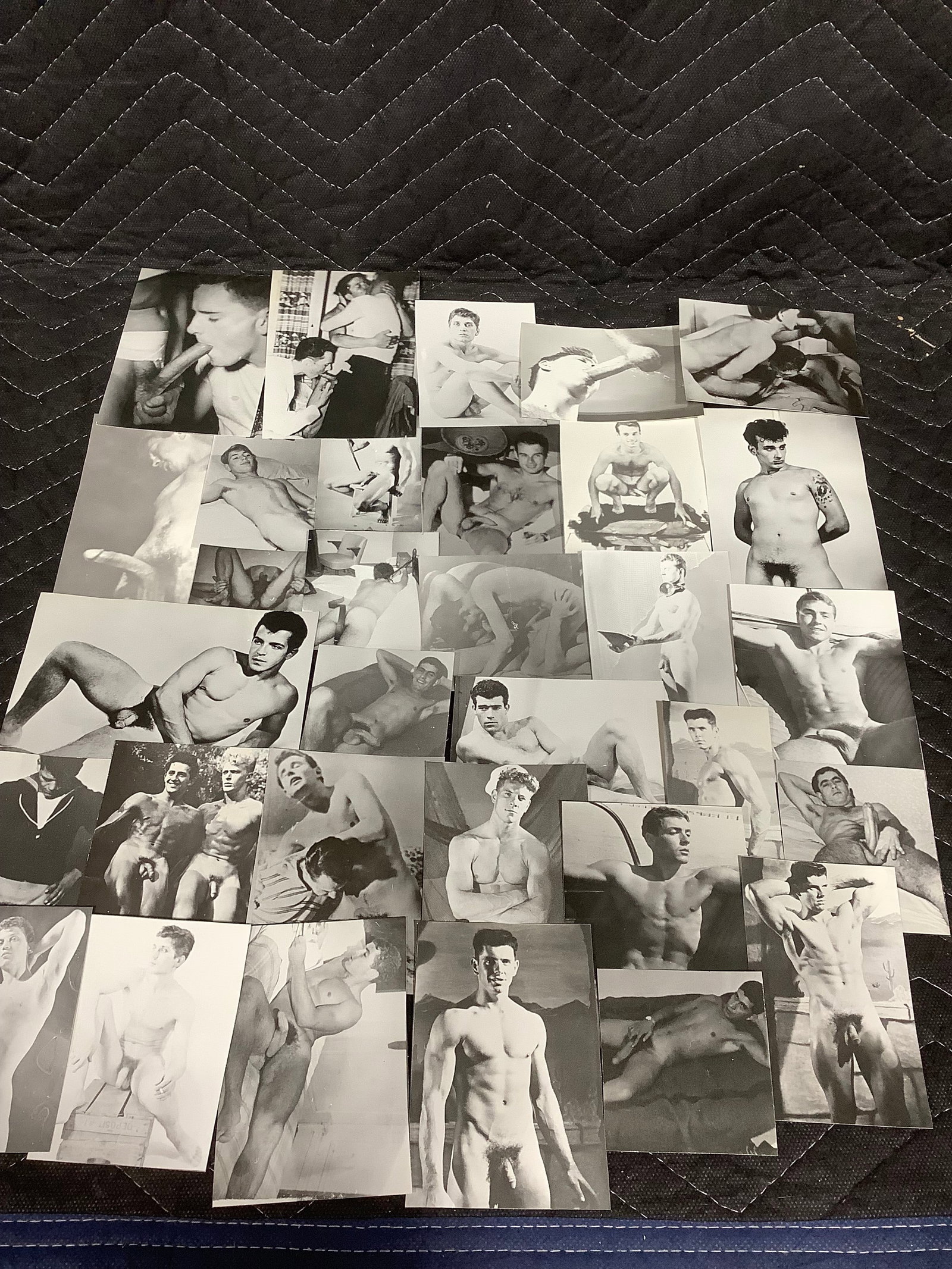 Vintage black and white gay nude photographs: Vintage black and white gay nude photographs