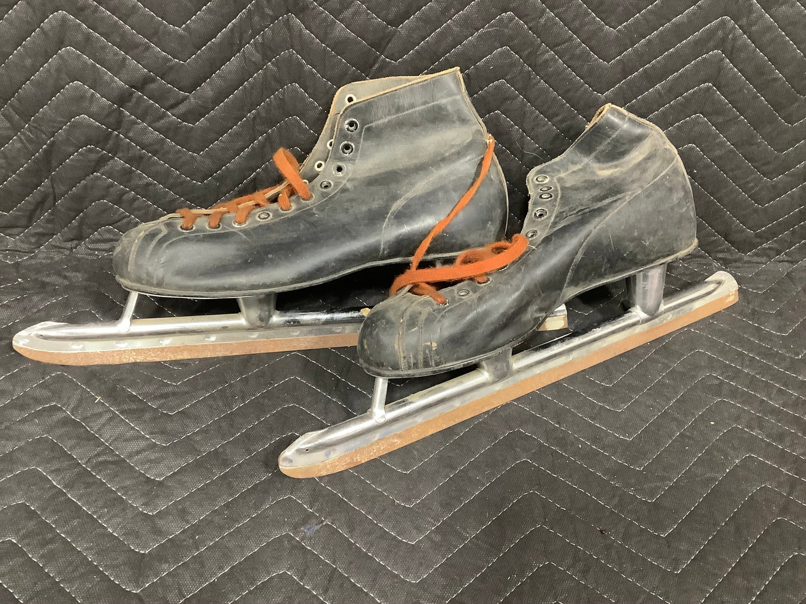 Vintage Ice Skates (1 of 1)