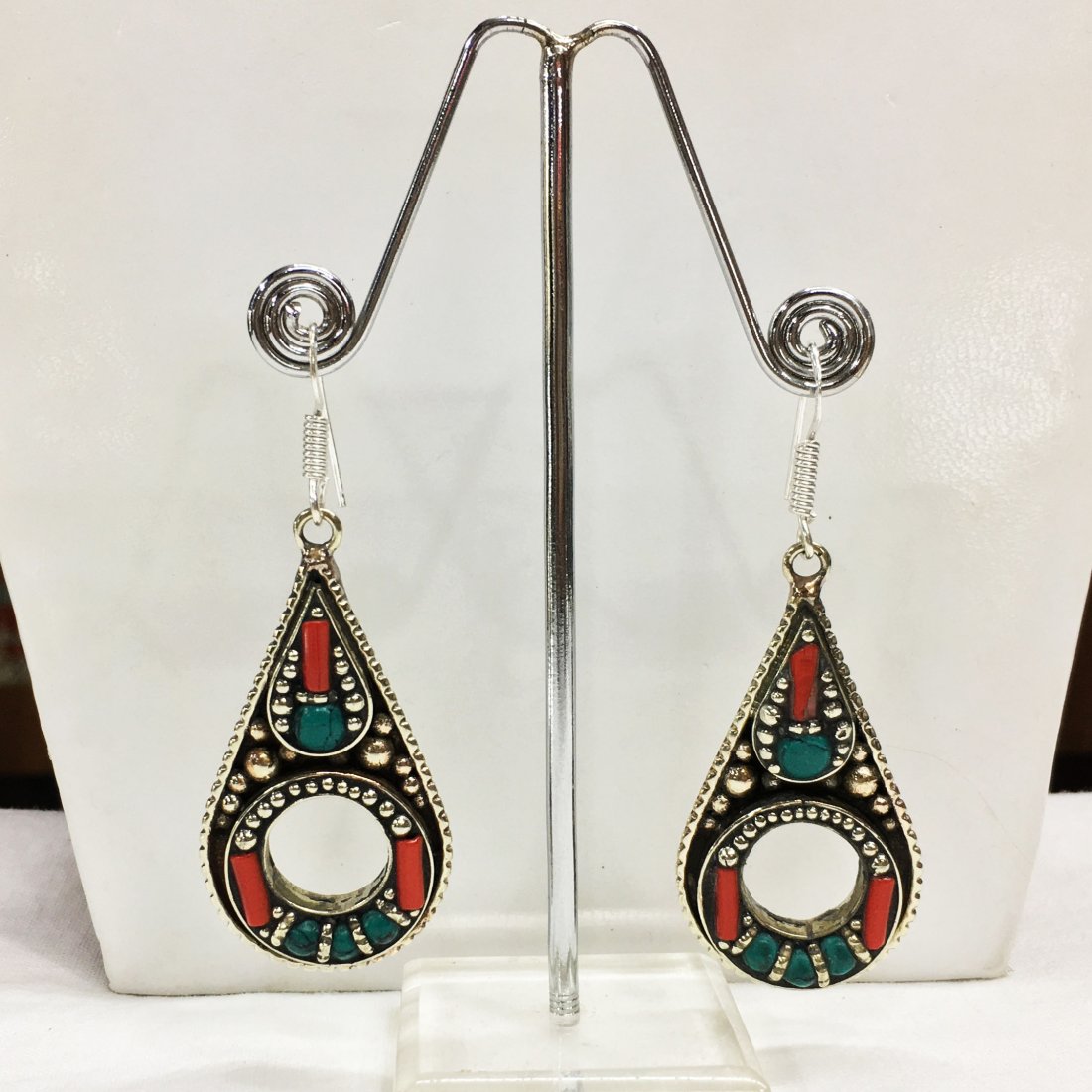 Women's Handmade Choker Earring: Incredible one of a kind pieces for all occasions. Great for yourself, gifts for friends, or even to sell in your own store!! We are now offering wholesale prices! Item: Antique Tibetan Handnad