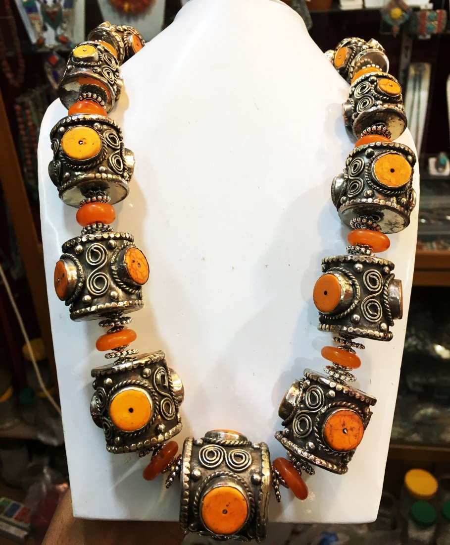 Antique Traditional Vintage Choker Amber Necklace: Incredible one of a kind pieces for all occasions. Great for yourself, gifts for friends, or even to sell in your own store!! We are now offering wholesale prices! Shipping $6.99. Item: Antique