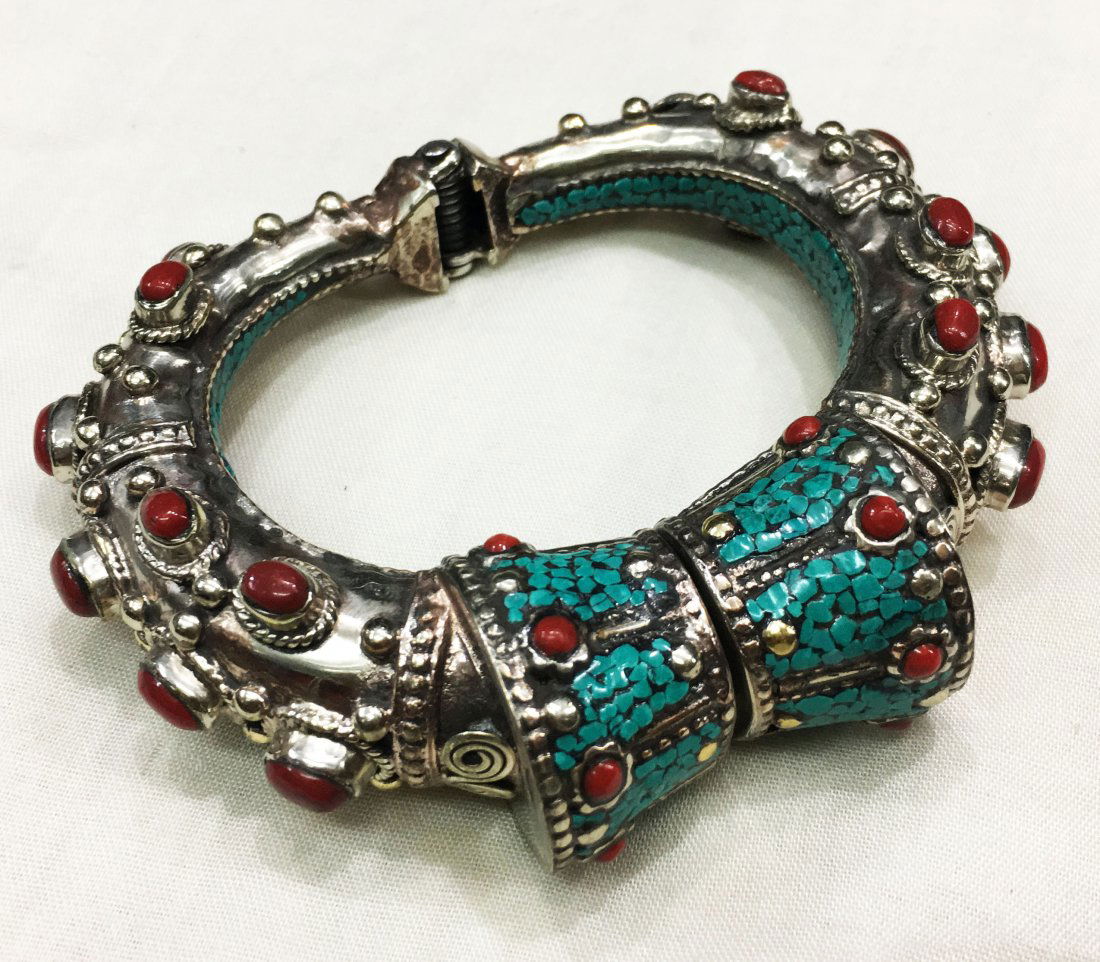 Beautiful handmade Tibetan Tibet Silver Bangle (1 of 2)