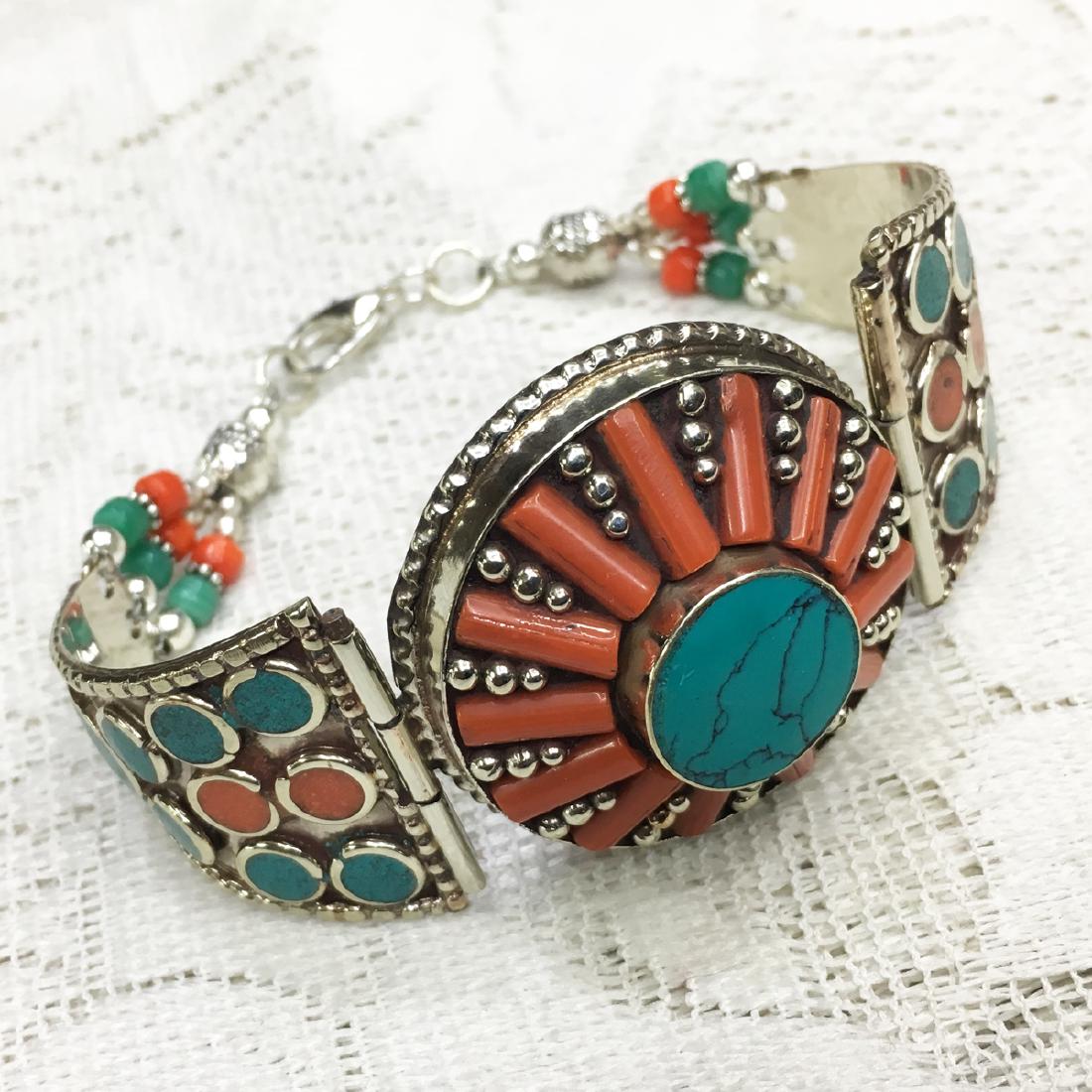 Buddhist Lapis Vintage Tibetan Nepali Bracelet: Tibetan Jewelry :- Exquisitely Beautiful & Amazingly affordable. We are an expert in manufacturer & trade and ship (Wholesale & Export) worldwide. Our manufacturing is located in Kathmandu