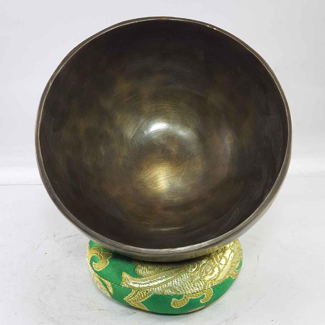 Hand beaten Bronze Singing Bowl Antique Finishing (1 of 3)