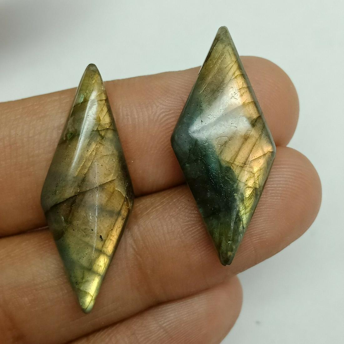 30 Carats 33X12X6 Rare Natural Labradorite Fancy (1 of 2)