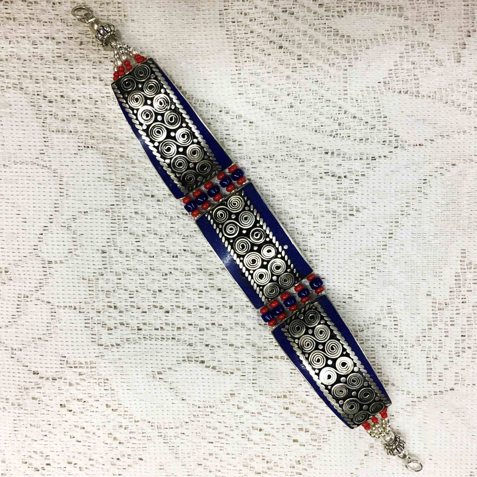 Ethnic Antique Lapis Handmade Bracelet: TIBETAN TURQUOISE & CORAL HANDMADE BRACELETWeight: 30 Gram ApproxGemstones: Turquoise & Coral, LapisBrand: HandmadeBracelet Length: 6 to 7 InchCountry/Region of Manufacture: Kathmandu/Nepal