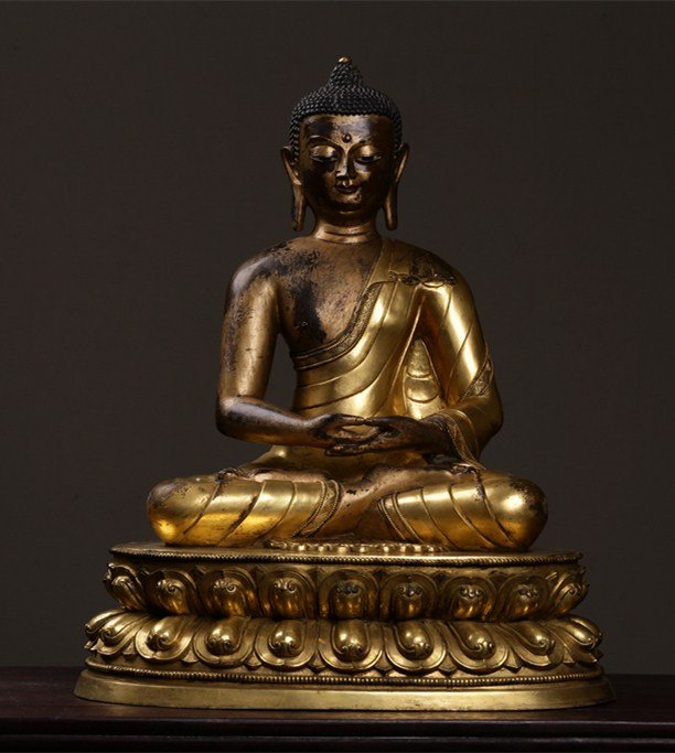 Chinese Qing Dynasty Gilt  Bronze Buddha Figure (1 of 11)
