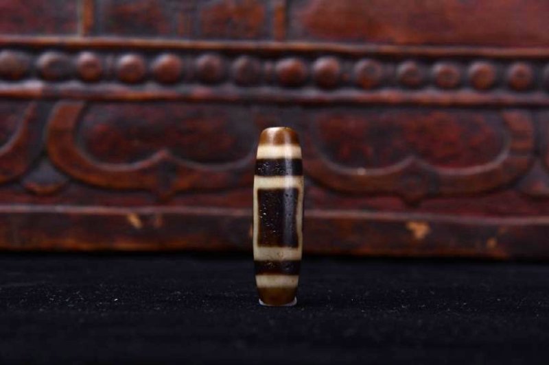 ONE EYE DZI BEAD (1 of 2)