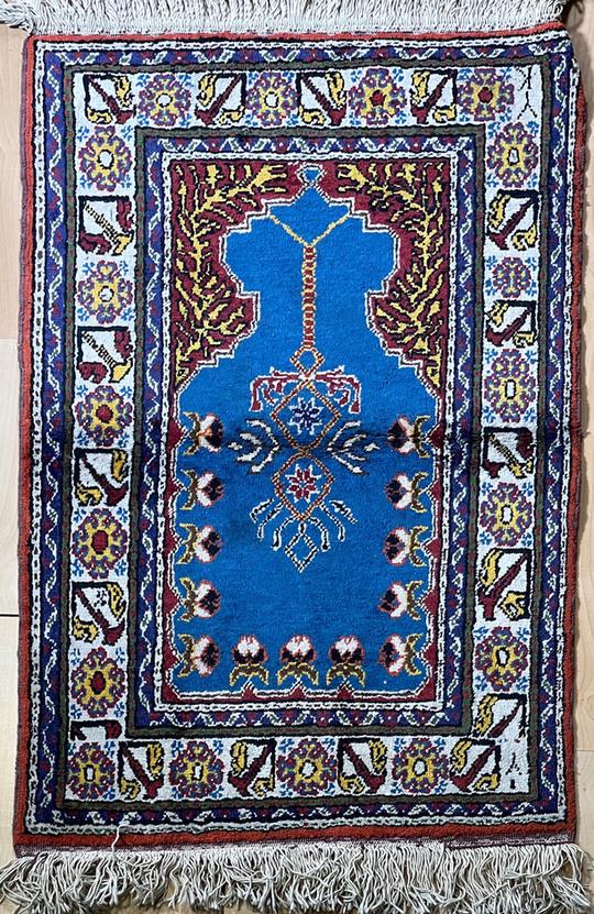 Kayseri Artificial Silk Rug (1 of 4)