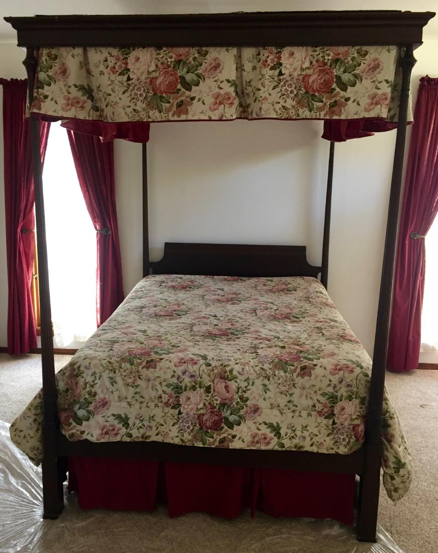 Four Poster Canopy Bed (1 of 5)