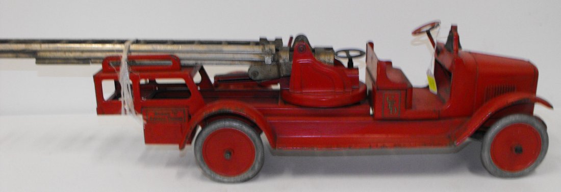 Buddy L Aerial Fire Truck Pressed Steel Toy (1 of 5)