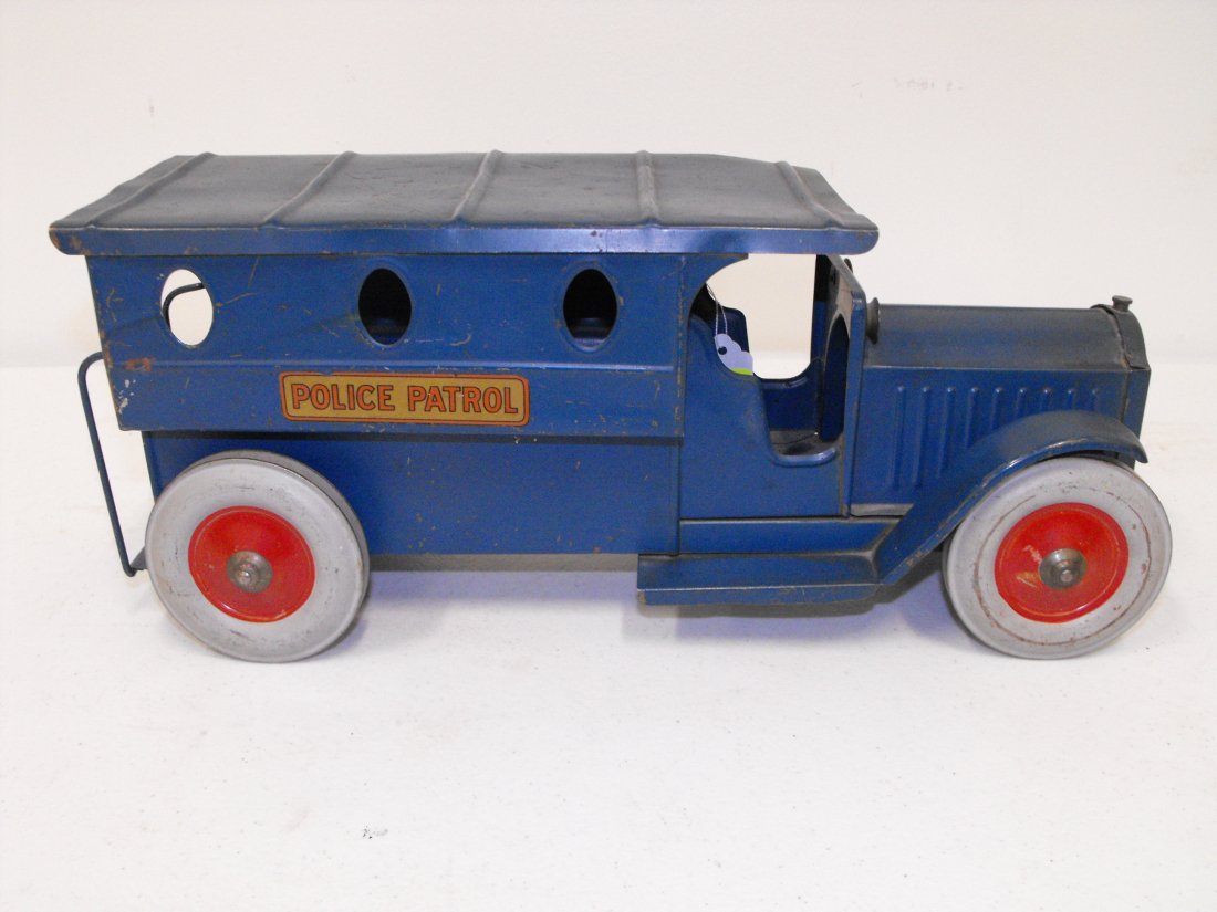 Structo Pressed Steel Police Patrol Toy Car (1 of 6)
