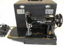 Singer 221 Featherweight Sewing Machine in Case