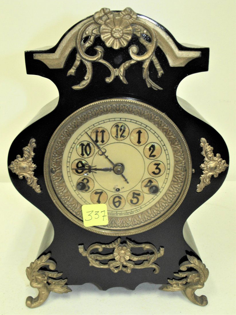 New Haven Iron Case Mantle Clock (1 of 2)