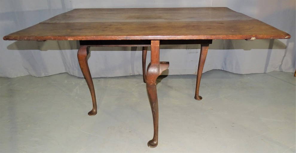 Early PA Walnut Queen Anne Gate Leg Table (0163) on Jan 01, 2022