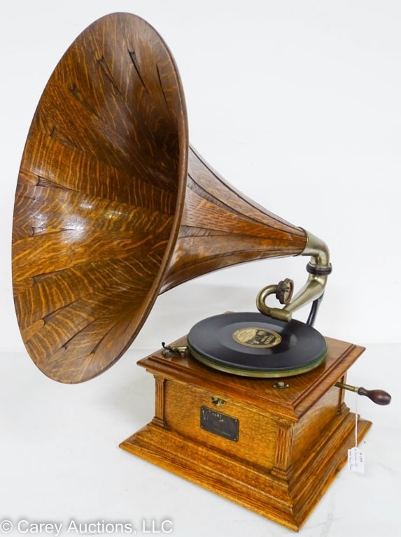 VICTOR TALKING MACHINE #3 SPEARPOINT OAK HORN (1 of 9)