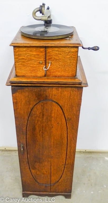 VICTOR TABLE TOP VICTROLA VV-IV OAK CASE (1 of 8)