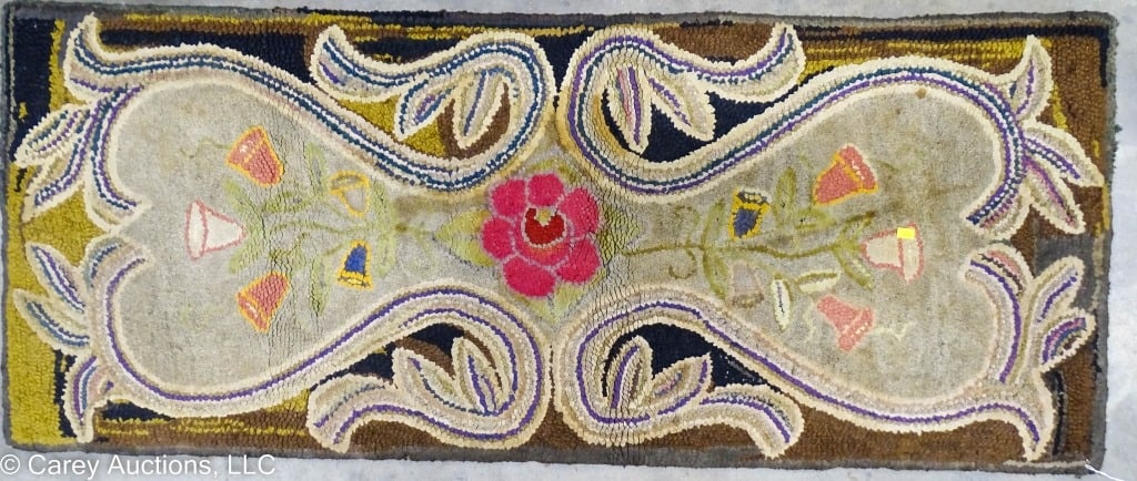ANTIQUE FLORAL HOOKED RUG (1 of 5)