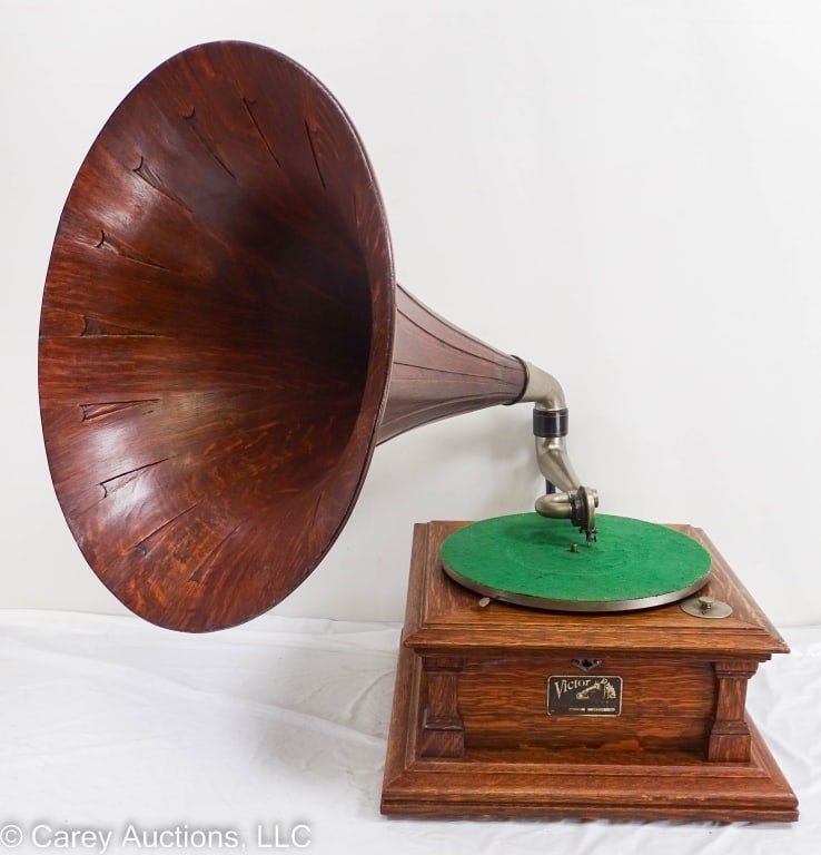 VICTOR MODEL V TALKING MACHINE OAK SPEARPOINT HORN (1 of 11)