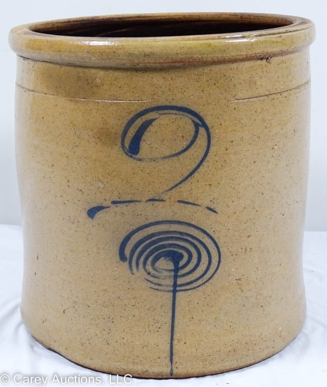 2 GALLON STONEWARE CROCK WITH BLUE BEE STING (1 of 6)