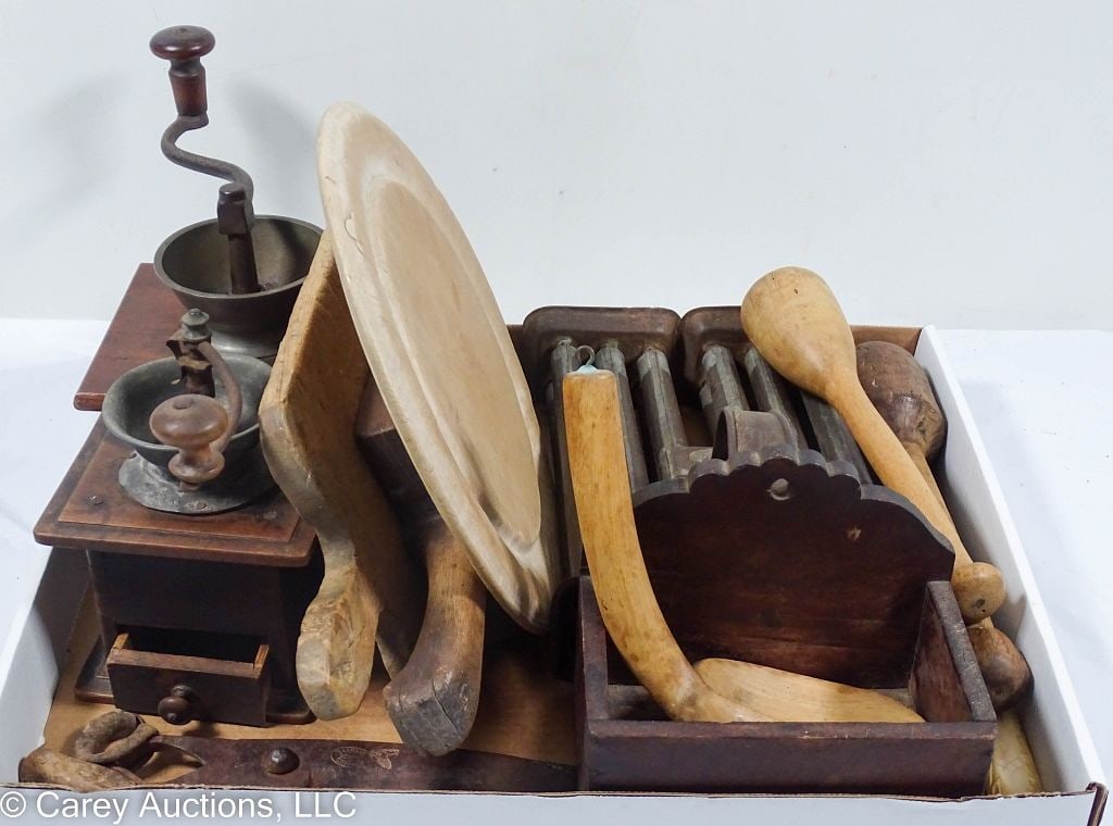 PRIMITIVE WOOD KITCHEN COFFEE GRINDERS LADLE SALT (1 of 20)