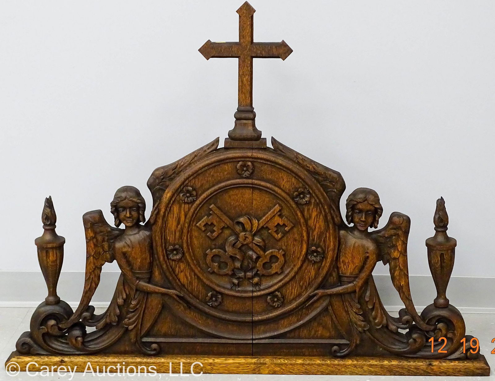CARVED OAK CONTINENTAL ALTAR TOP (1 of 7)