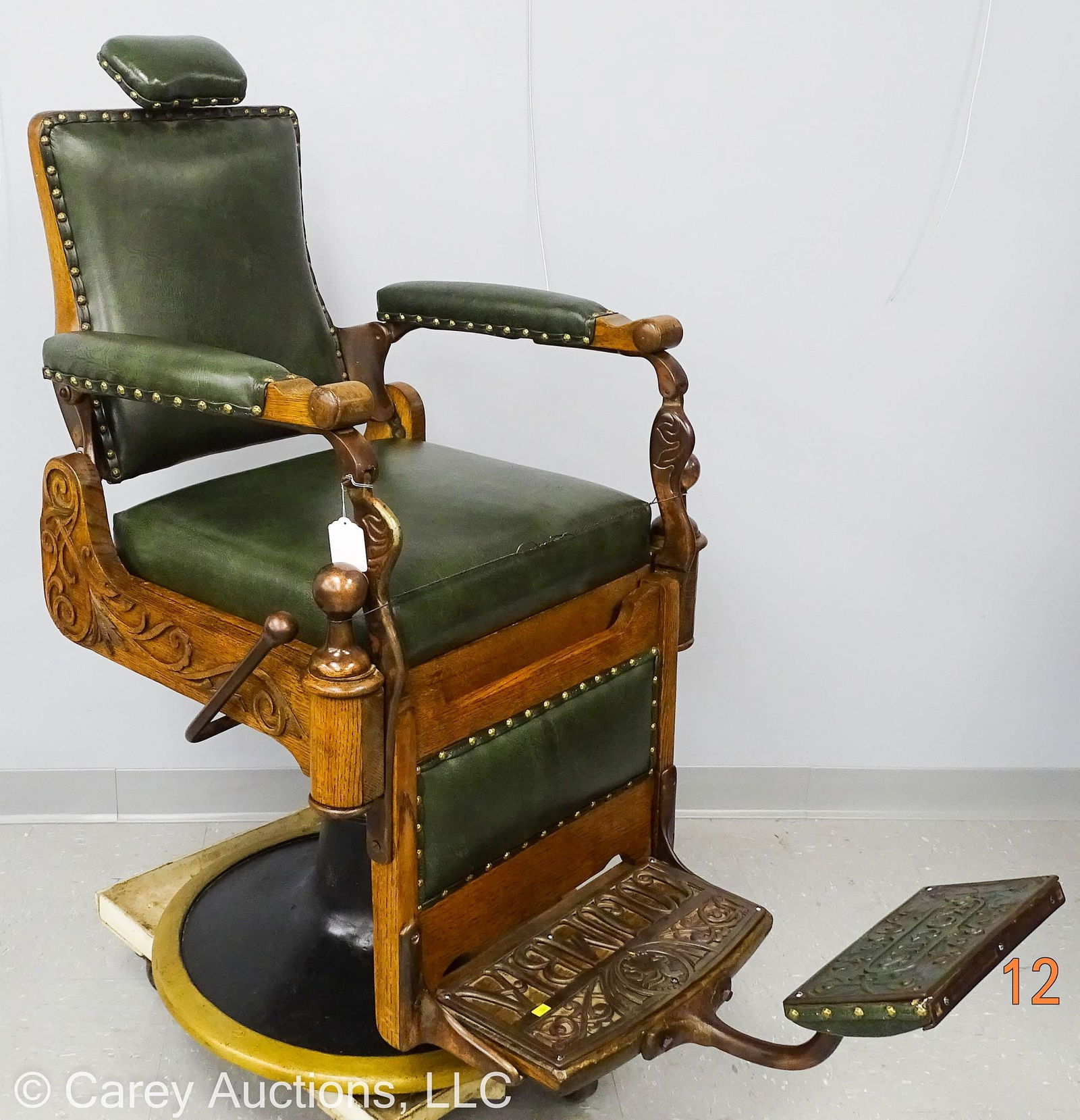 KOCH COLUMBIA OAK FRAME BARBER CHAIR (1 of 8)