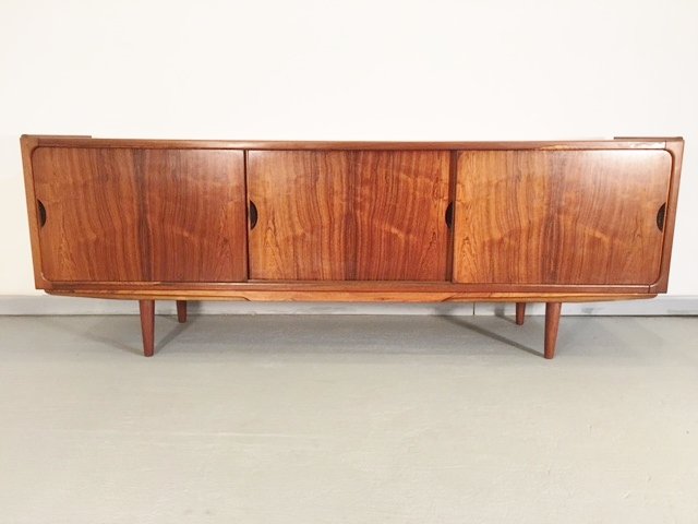 DANISH LOW ROSEWOOD SIDEBOARD (1 of 8)