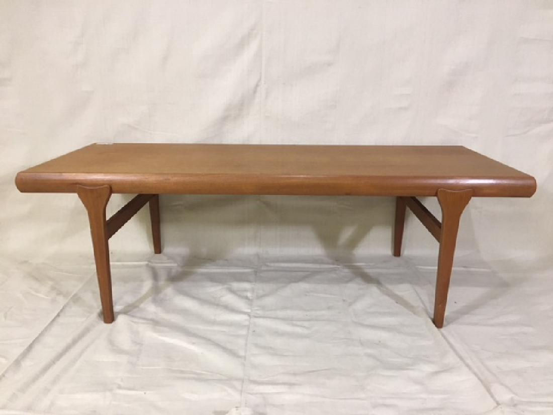 JOHANNES ANDERSEN TEAK COFFEE TABLE (1 of 4)