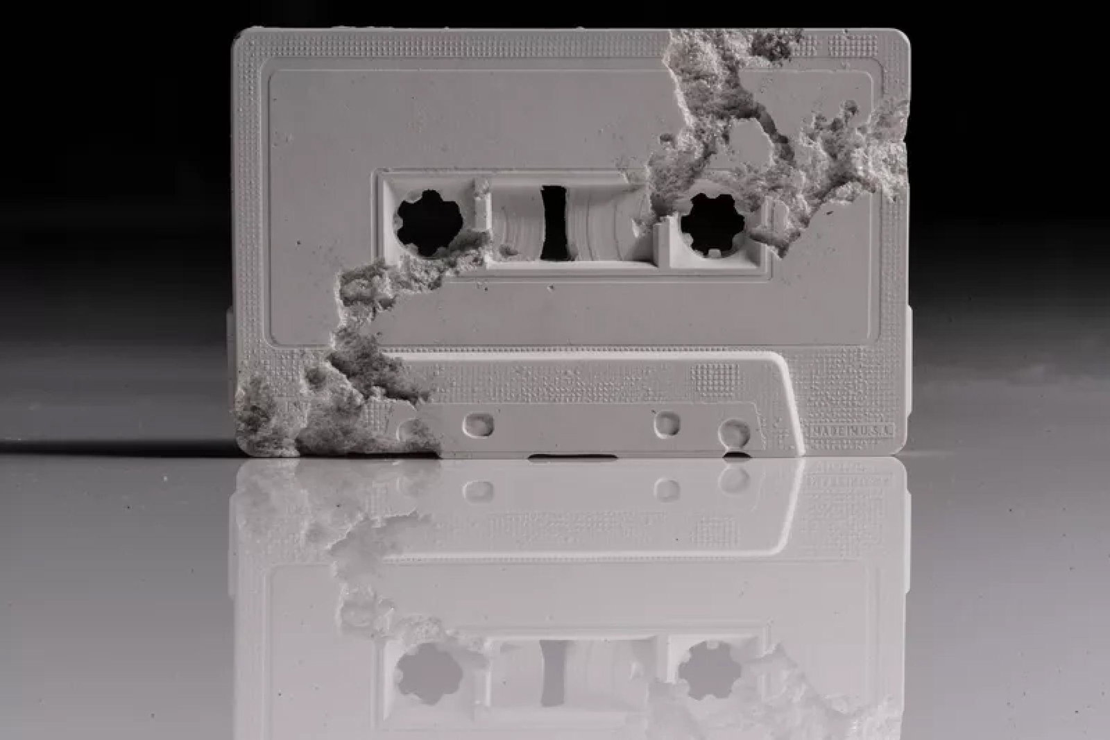 Daniel Arsham - FUTURE RELIC 4 "CASSETTE TAPE": 2016. Cast resin. Arsham studio. Limited edition of 500 . 10 Ã— 13.5 Ã— 5 cm / 4 Ã— 5 Ã— 2 in