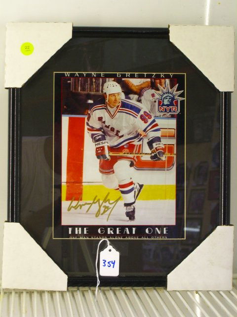 Wayne Gretzky Framed Picture Signed: Wayne Gretzky Framed Picture Signed