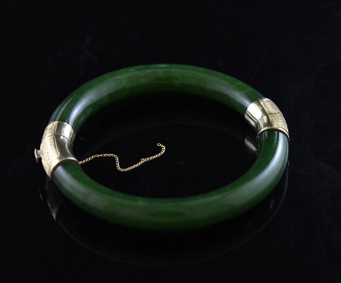 Good spinach green jade bangle bracelet (1 of 5)