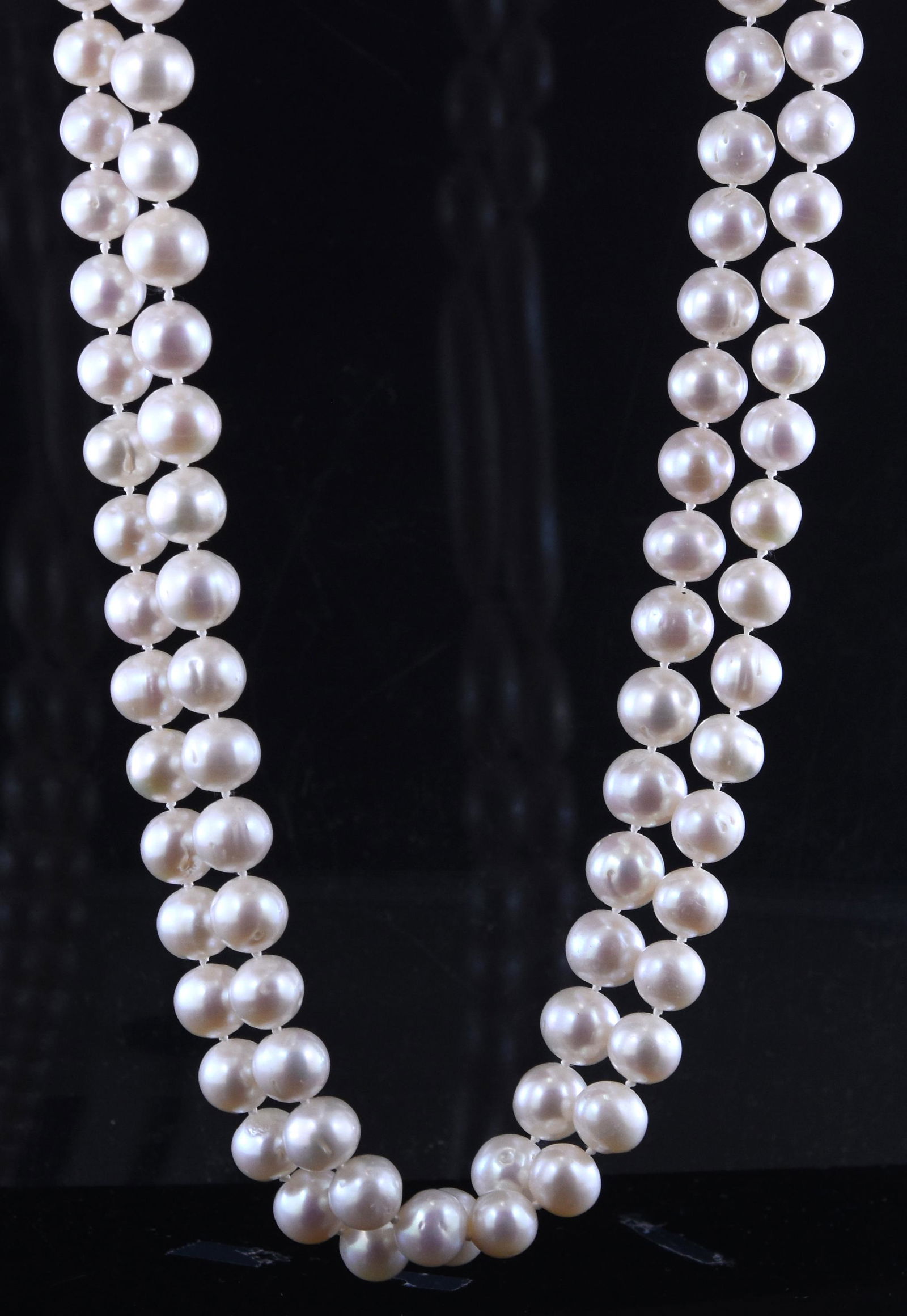 52" white pearl necklace with 9-10 mm pearls (1 of 2)
