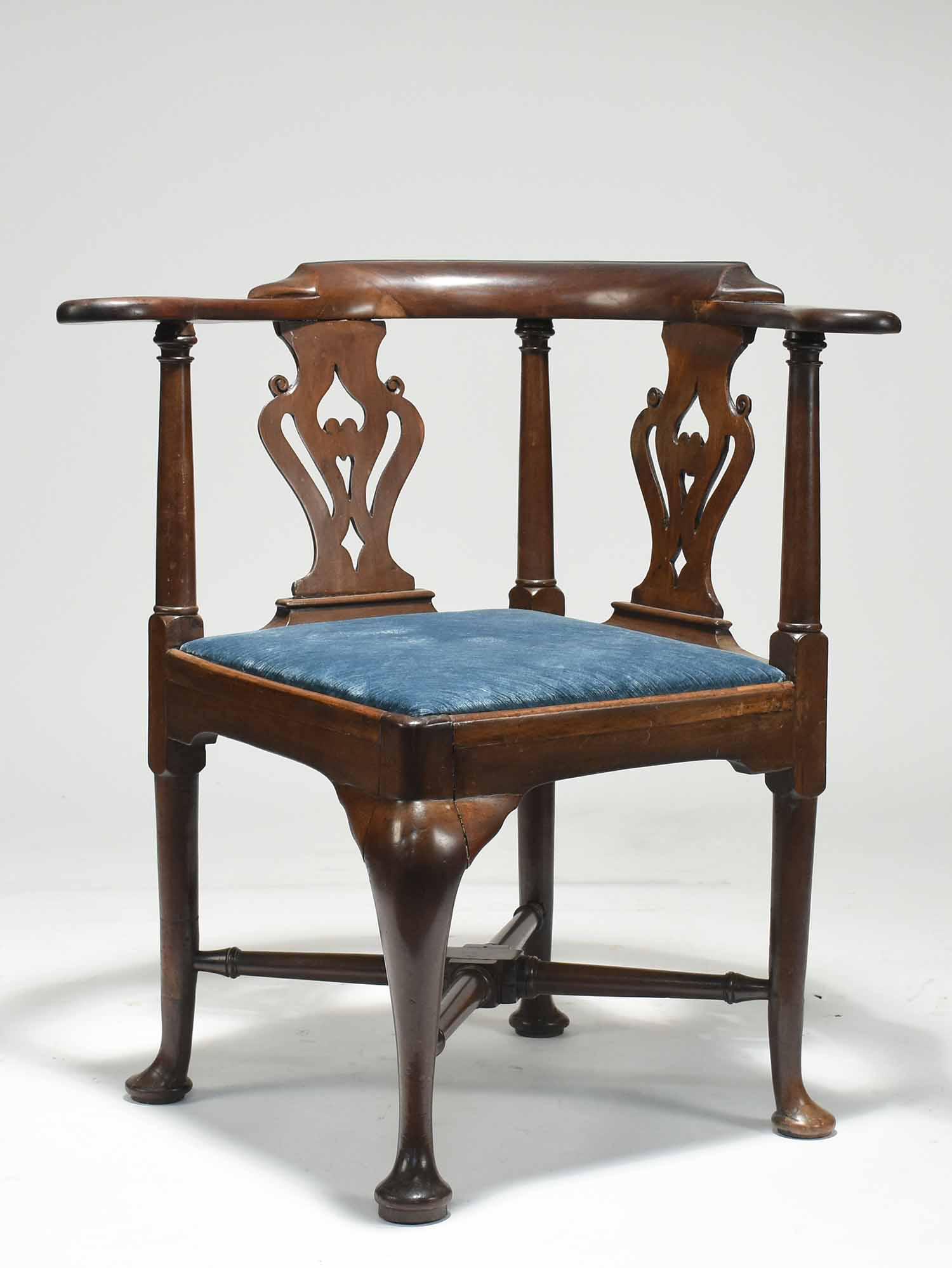 18th C. Q.A. mahogany corner chair (1 of 9)