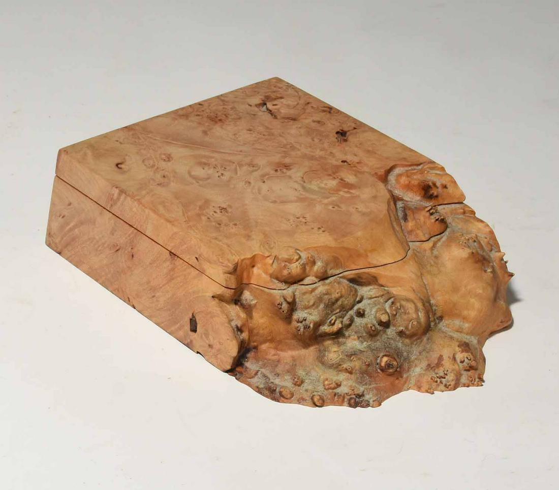 Michael Elkan Dresser Box: Michael Elkan Artisan Oregon birdseye maple burl wood dresser box, 11" X 7"