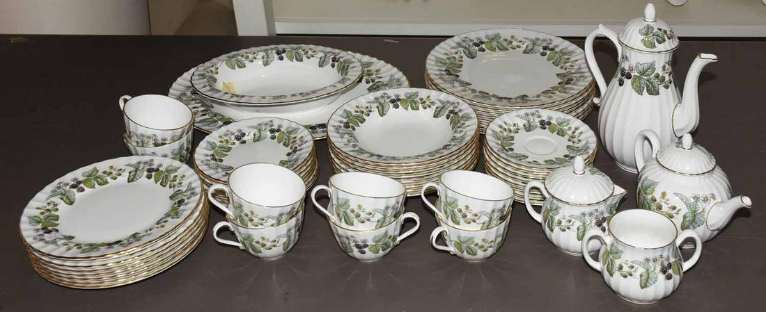 Royal Worcester Lavinia China Set (1 of 4)