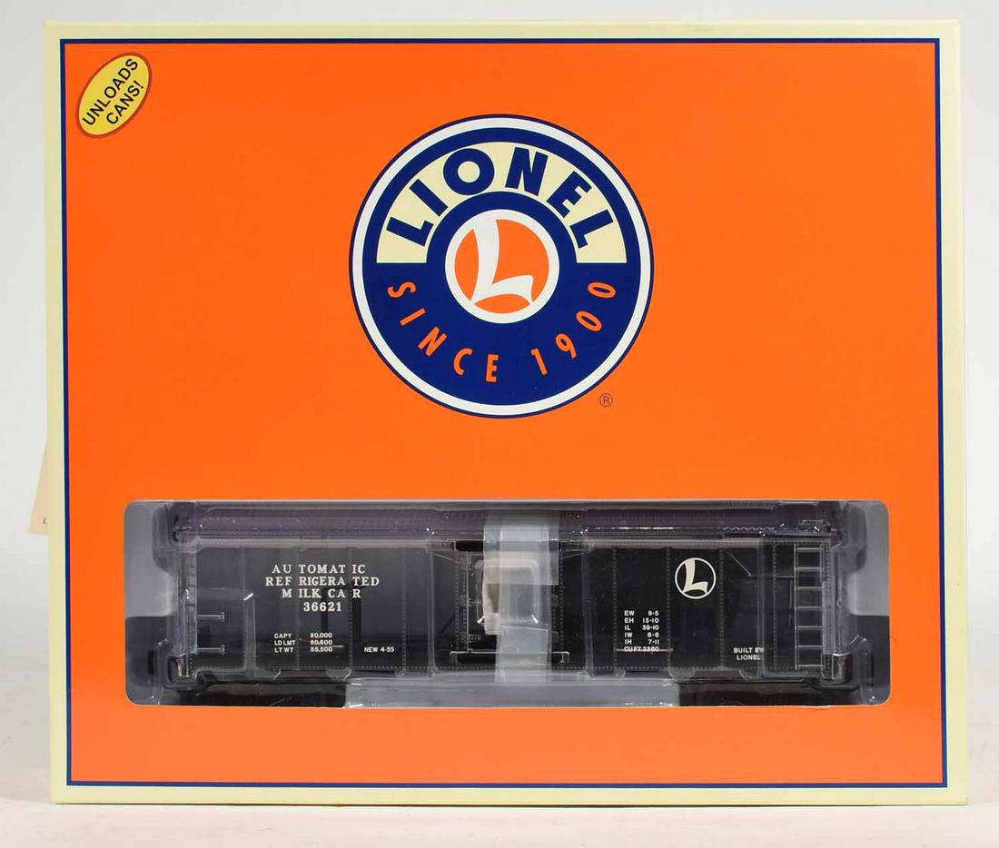 Lionel 29301 Transparent Operating Milk Car: Lionel 29301 Transparent Operating Milk Car, original box