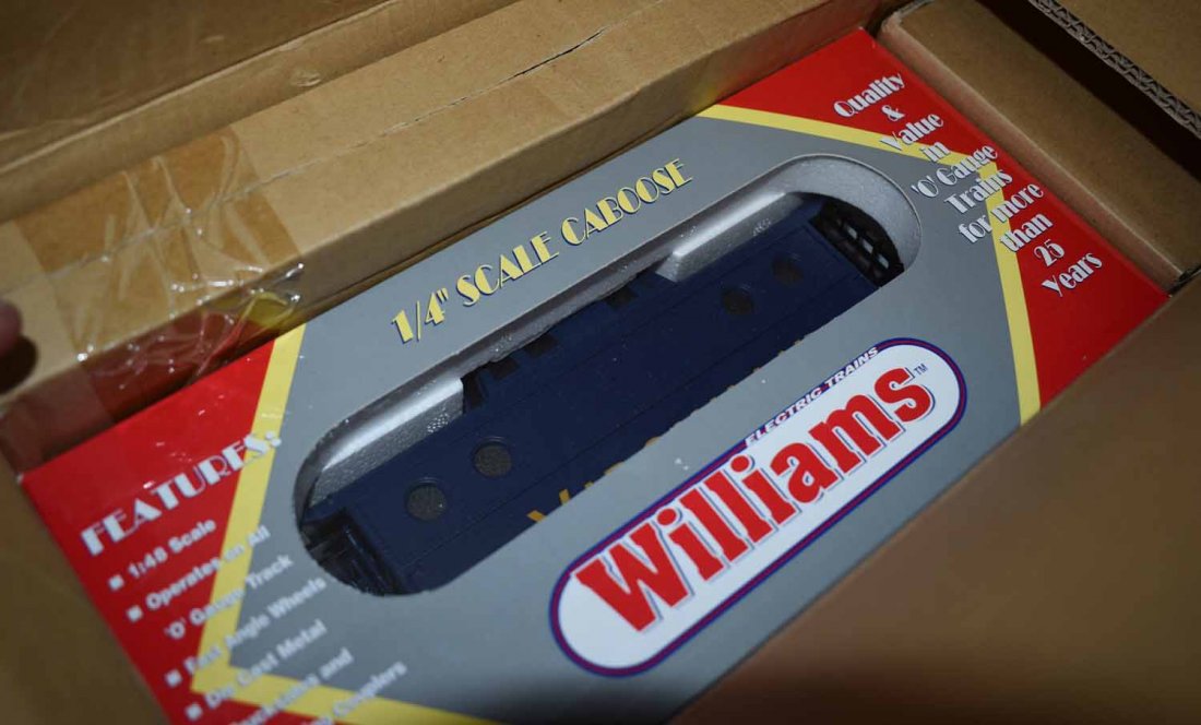 Williams GMFRT-3 Virginian FM Freight Set: Williams GMFRT-3 Virginian FM Freight Set, original boxes.