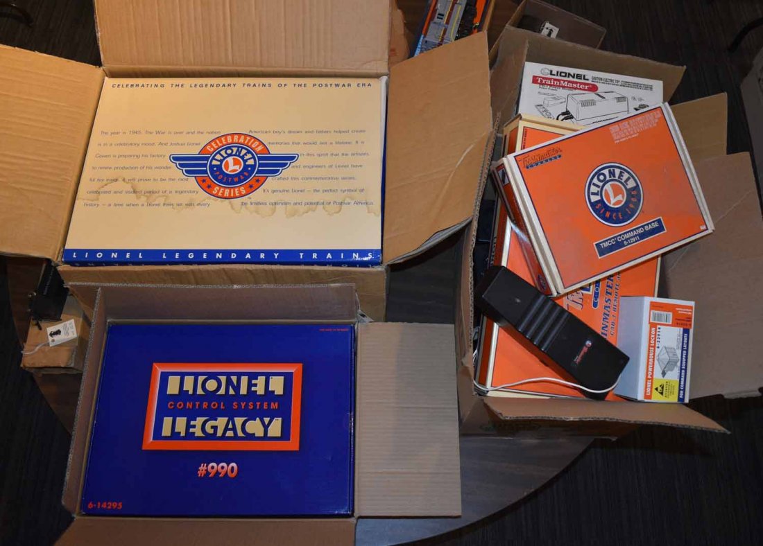 Lionel Lot, Legacy Control System, Trainmaster Power: Lionel Lot, Legacy Control System, Trainmaster Power House, original packaging