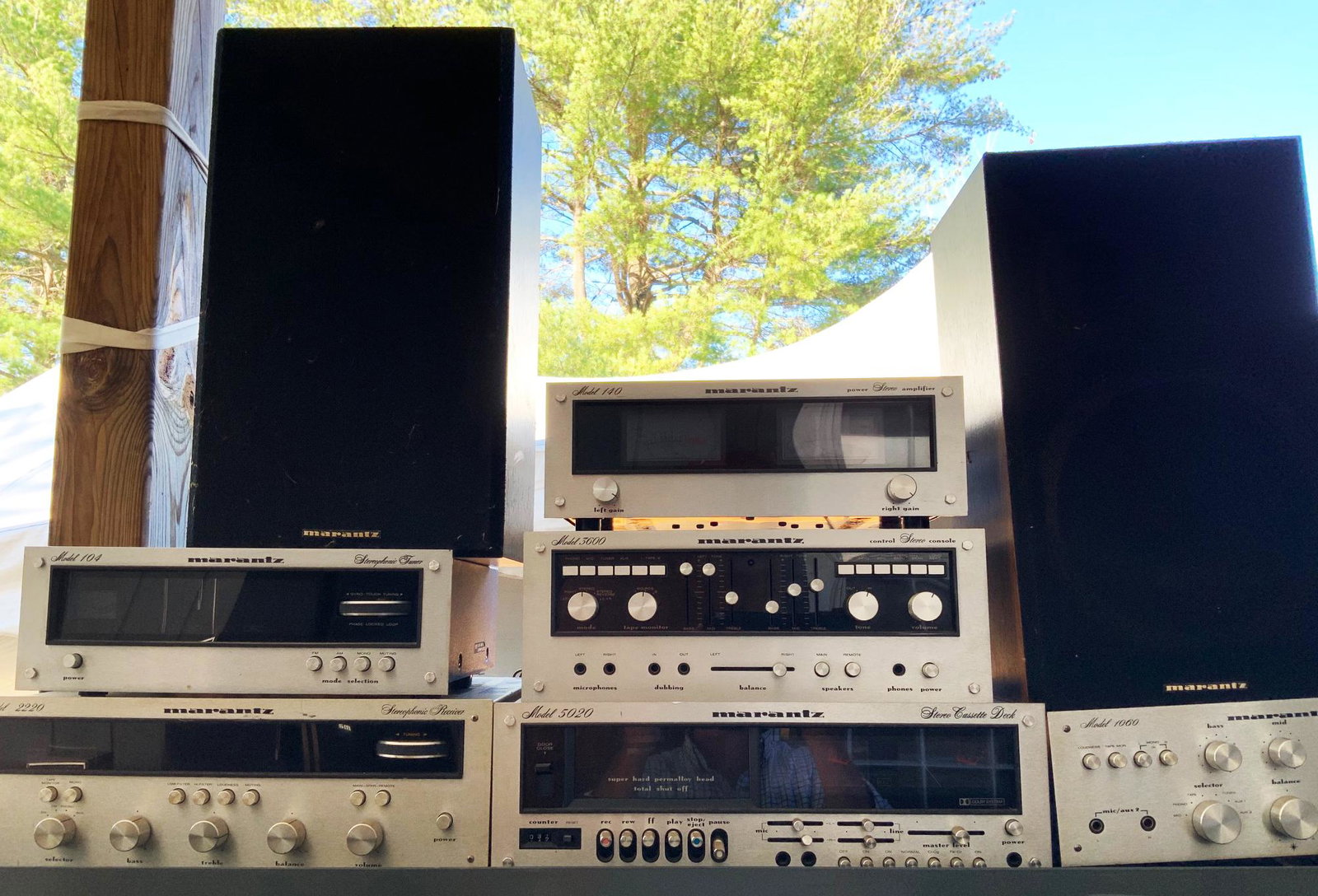 Collection of Marantz & other stereo equipment: Marantz stereo components, consisting of 6 units Including receiver, 2 amplifiers, tuner and cassette plus 2 speakers