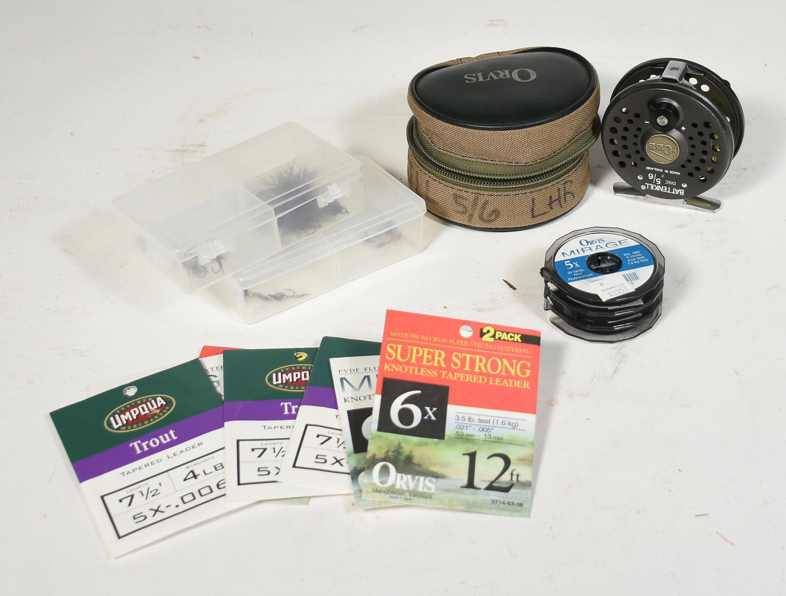Orvis fly rod reel, Battenkill Disc 5/6 : Orvis fly rod reel, Battenkill Disc 5/6 with accessories including flies