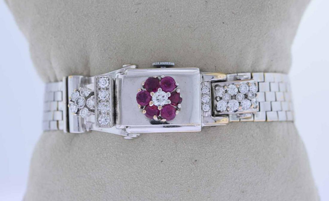 Retro wrist watch (1 of 4)