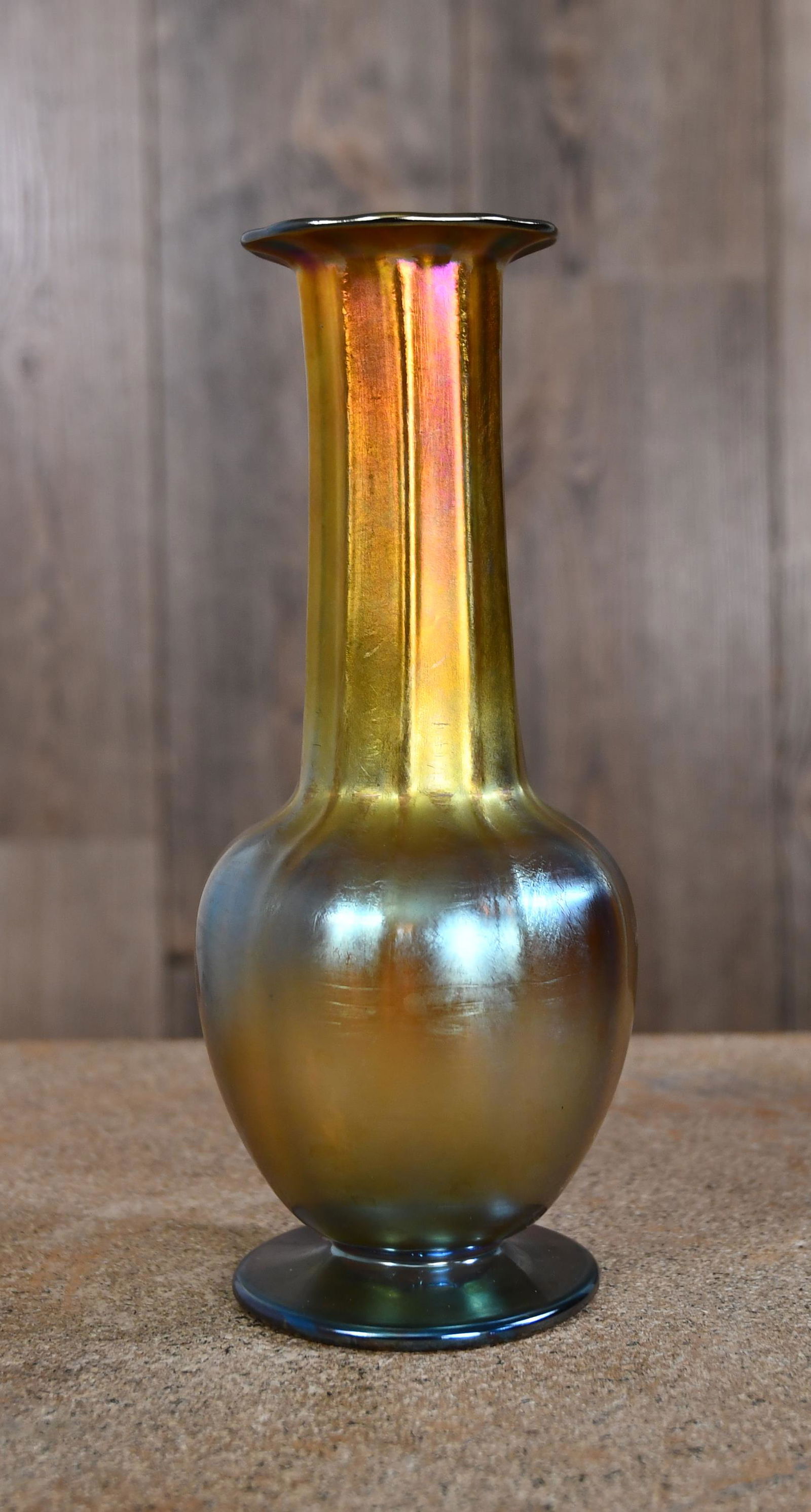 FOOTED L.C. TIFFANY FAVRILE GLASS VASE. (1 of 6)